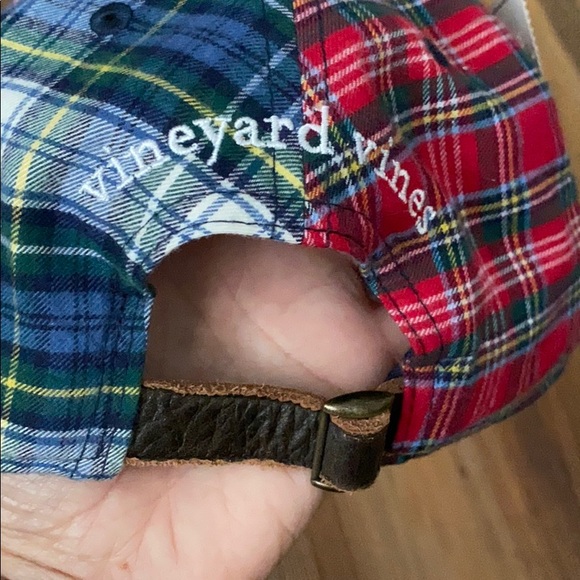 Vineyard Vines hat 🧢 - Picture 2 of 3